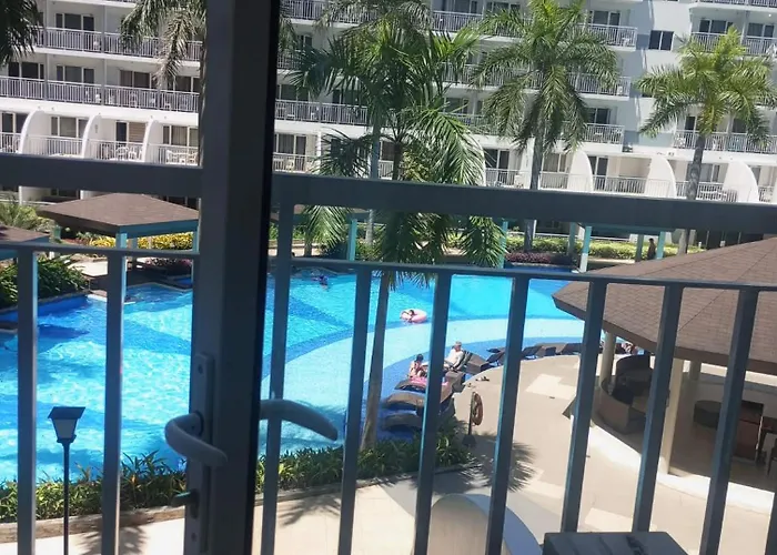 Queen Magz Staycation Mall Of Aparthotel 4*