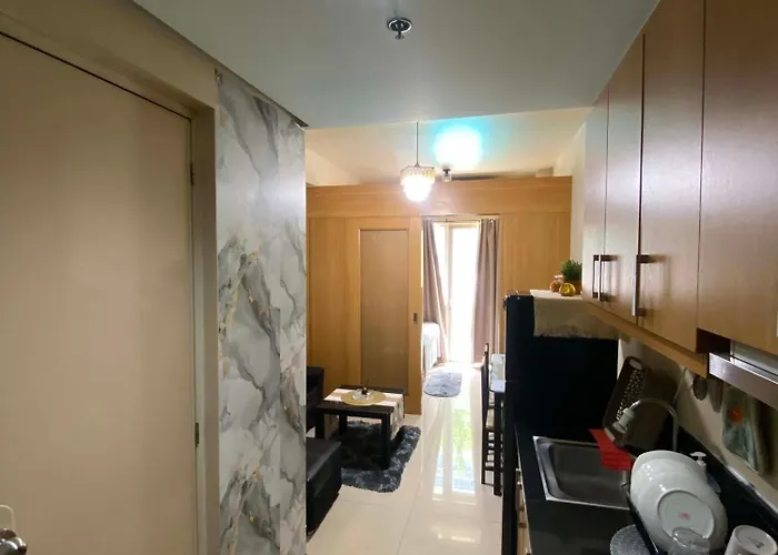 Queen Magz Staycation Mall Of 4* Manila
