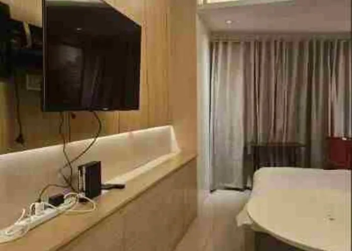 Queen Magz Staycation Mall Of